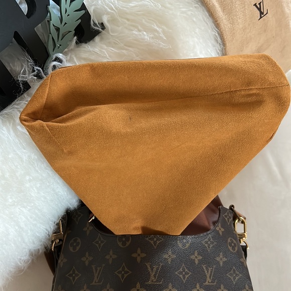 LV Musette Bag with Dust bag and a additional LV Strap - Picture 12 of 13